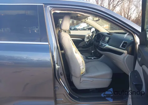 2015 Toyota Highlander Xle V6 from USA, damaged, VIN 5TDJKRFH6FS138437